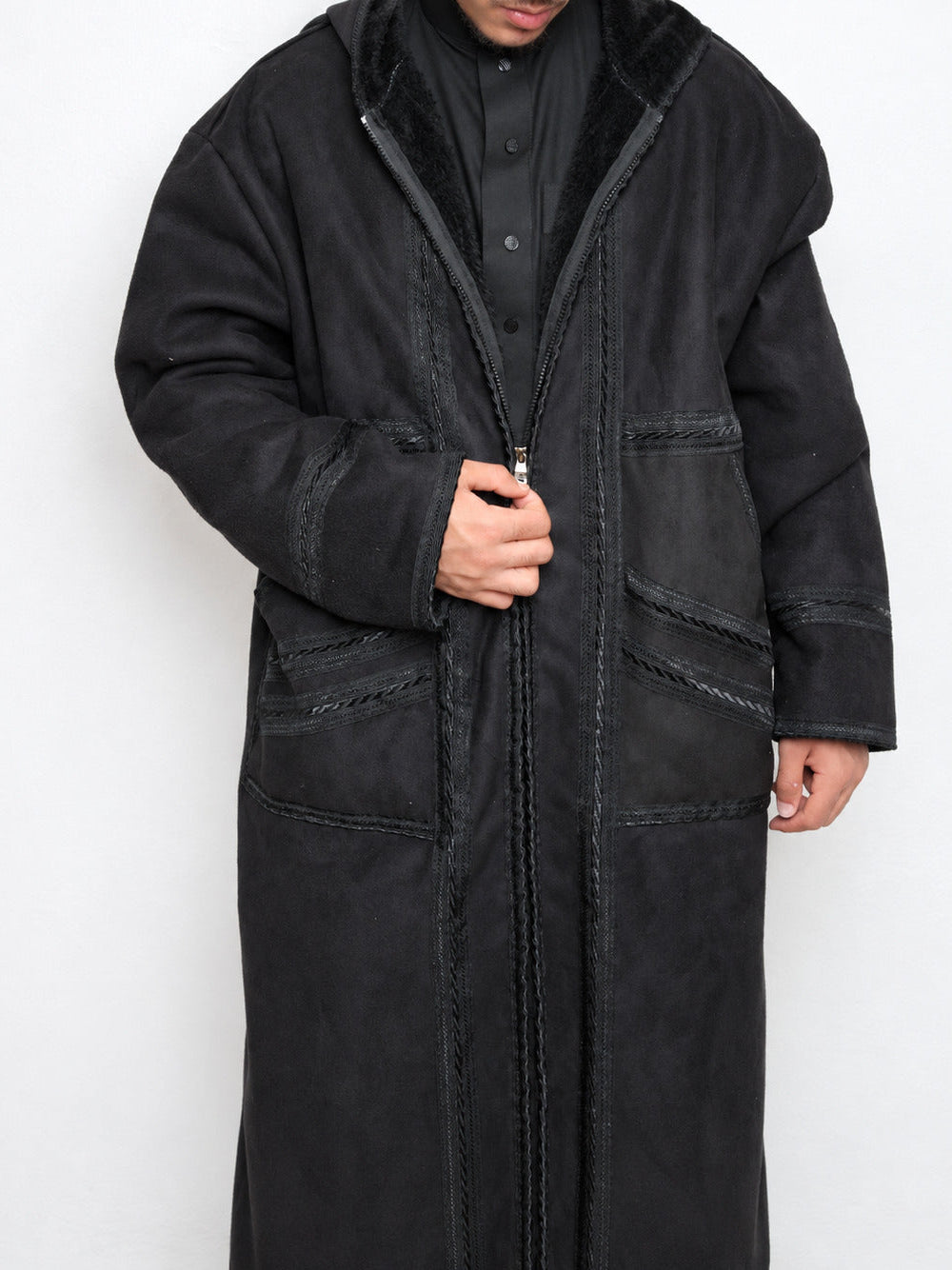 Farwa Mantel in Schwarz