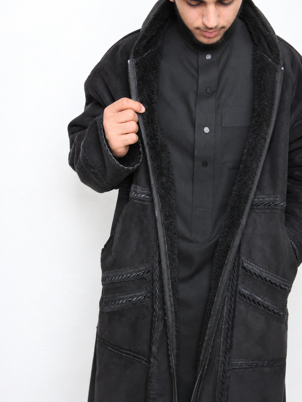 Farwa Mantel in Schwarz