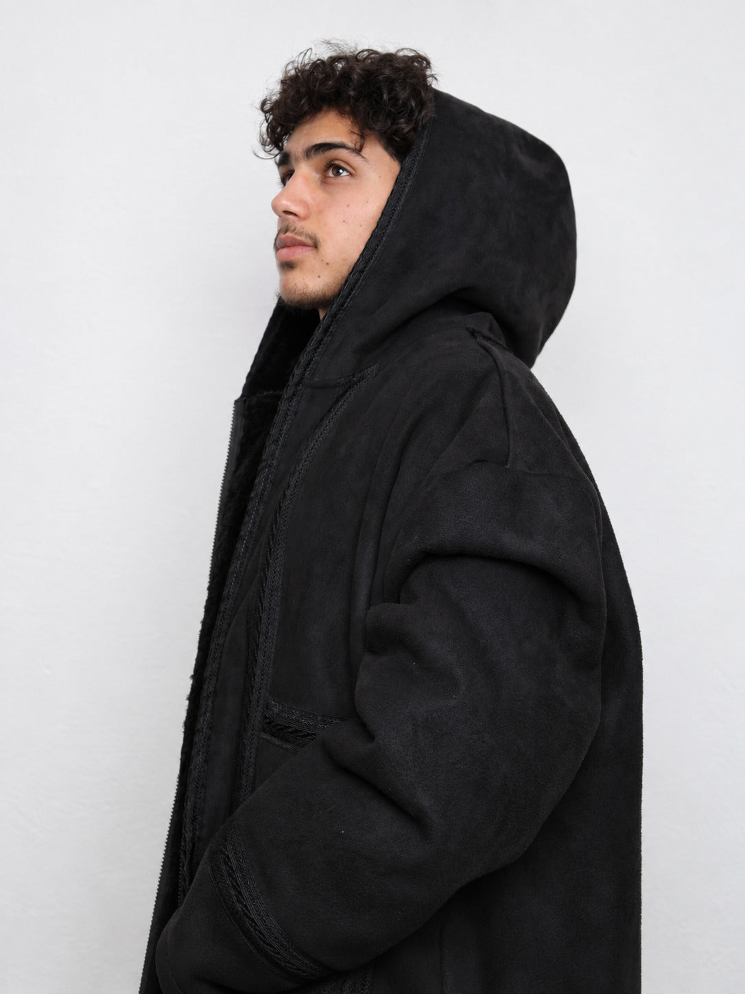 Farwa Mantel in Schwarz