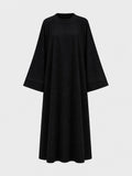 Abaya longue en velours côtelé pour l’hiver, Ref:2393B-côtelée – vue des couleurs et des détails 2
